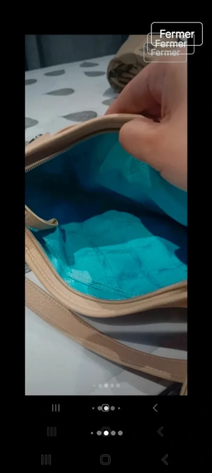 Sac porte épaule longchamp beige 15x29x2 tt est visible sur les photos - photo numéro 10