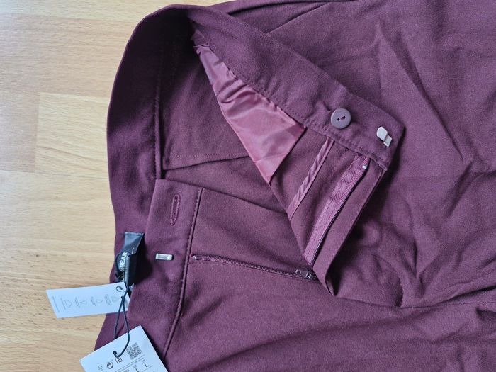 Pantalon neuf  bordeaux Pull&Bear taille L - photo numéro 3
