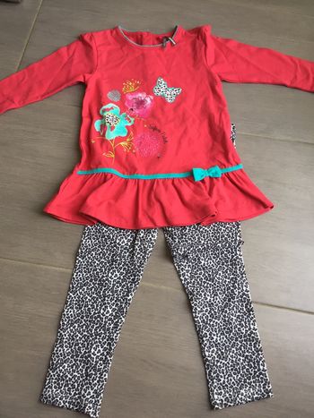 Ensemble 23 mois neuf jamais porté