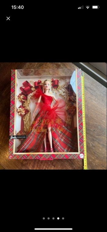 Poupée Barbie signature Joyeux Noël Blonde : Holiday Barbie 2024