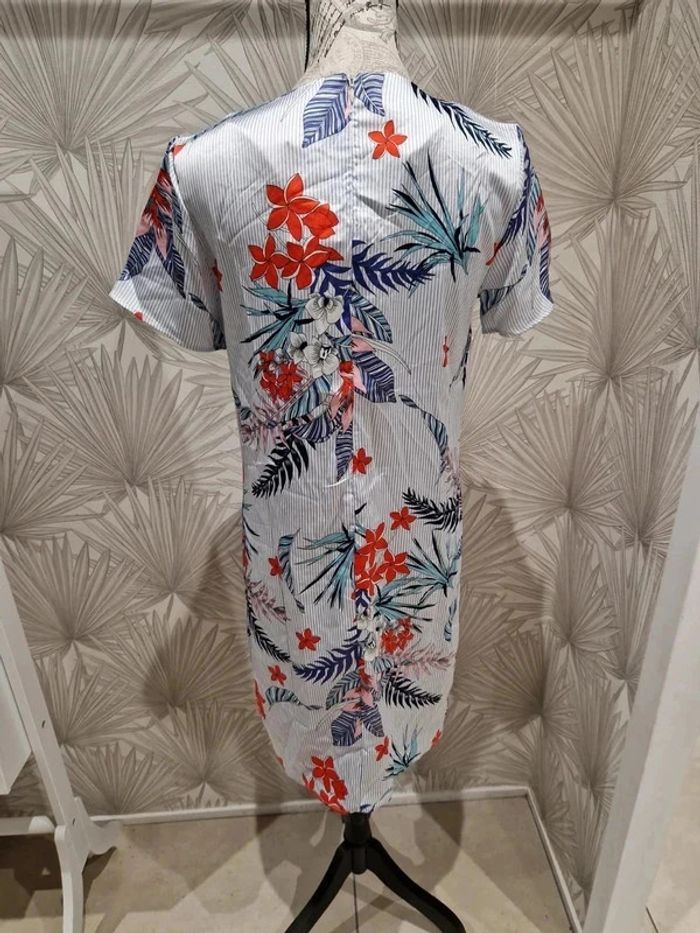 Jolie robe d'été fleuris taille 38 - photo numéro 2