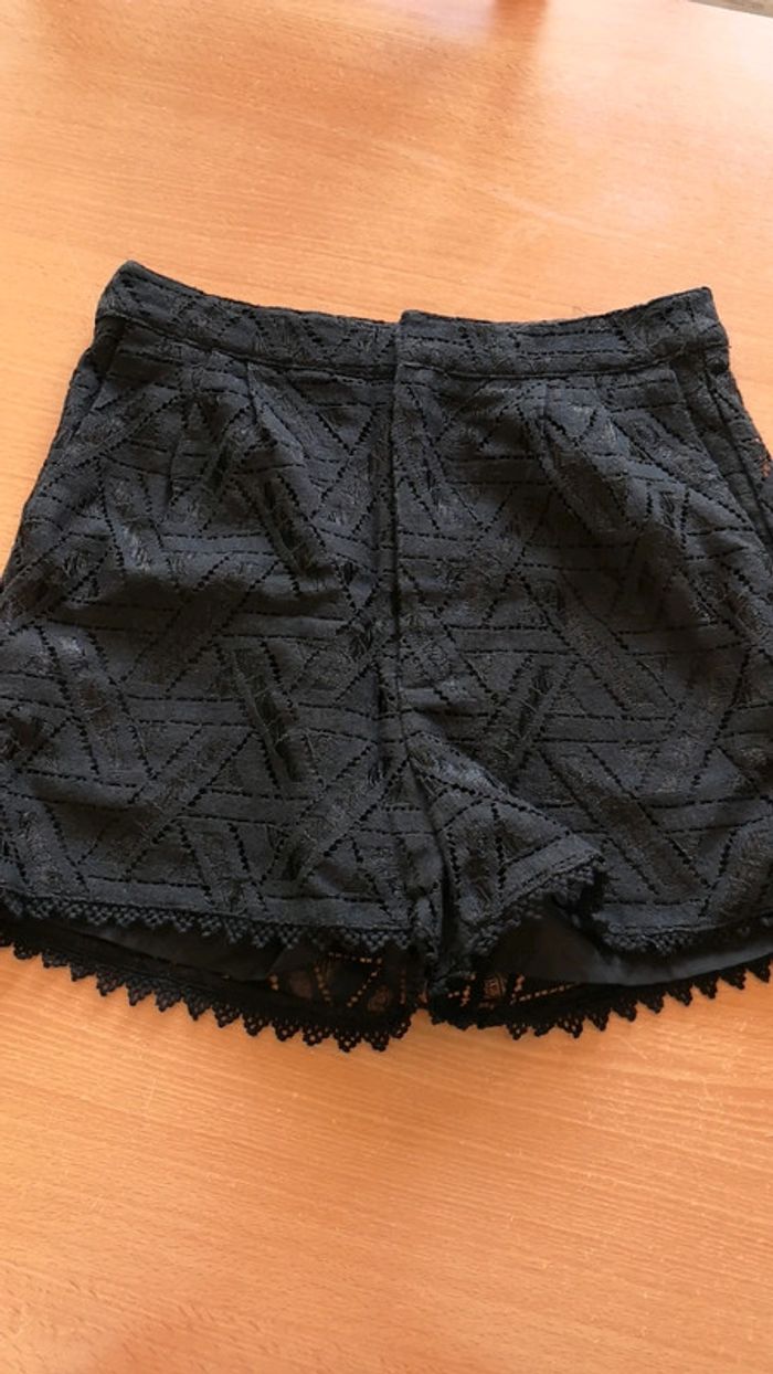 Short noir