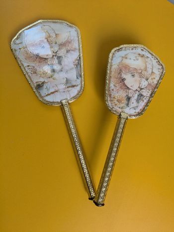 1 miroir et 1 brosse dorés vintage