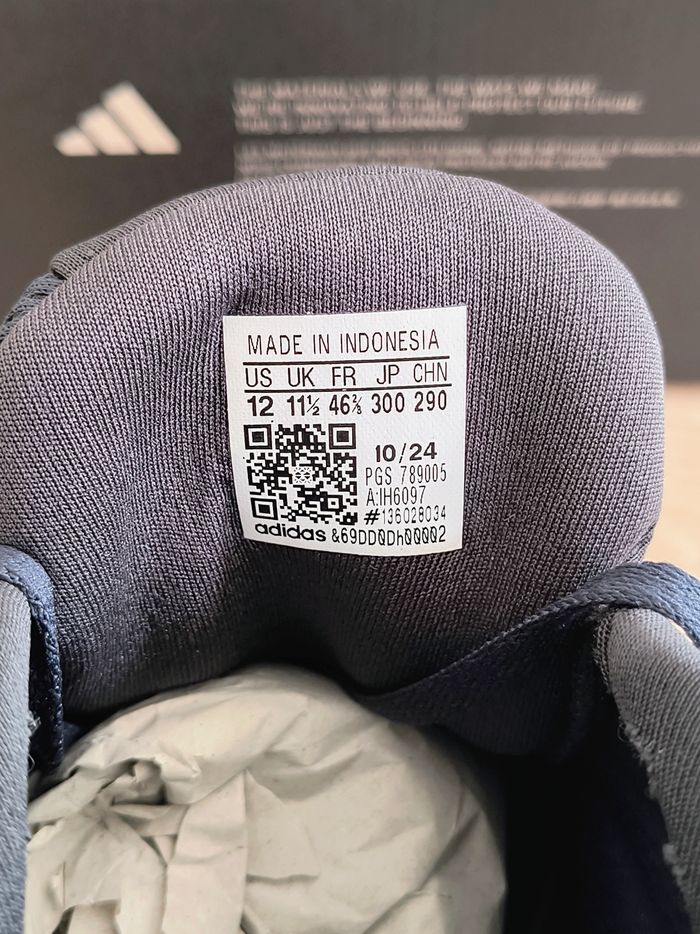 Baskets chaussures running adidas taille 46 2/3 neuves - photo numéro 10