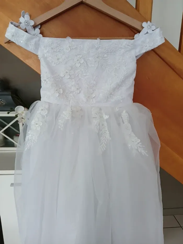 Magnifique Robe de demoiselle d'honneur en dentelle et tulle pailletée Taille 6 ans🌿💝 - photo numéro 5