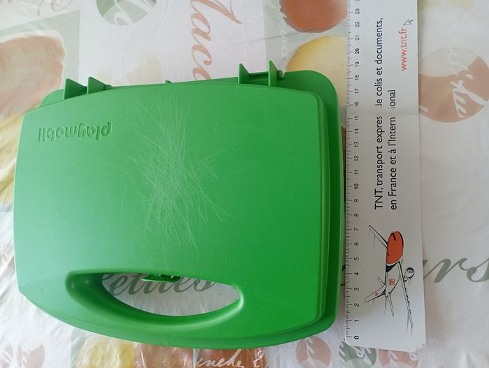 Malette de rangement et transport vert playmobil 20X25 cm 2€ - photo numéro 1