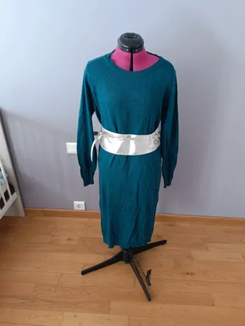 Robe longue vert canard avec ceinture – Taille 36🌿