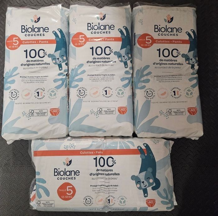 4 paquets de couches culottes biolane taille 5