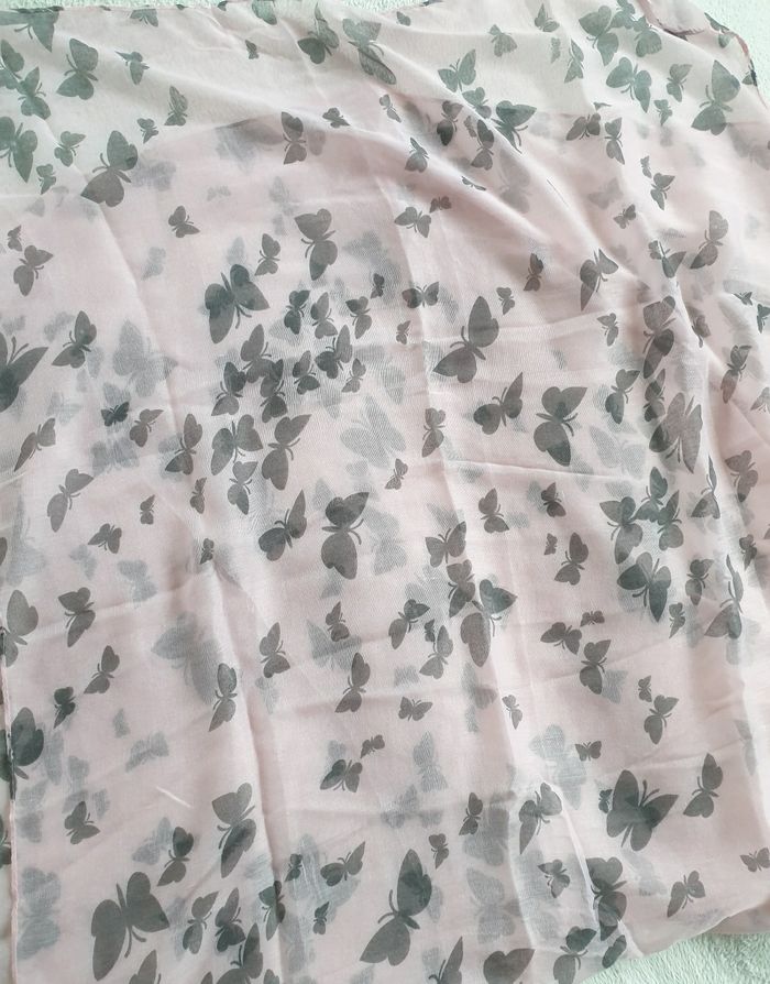 Foulard echarpe rose a papillons - photo numéro 3