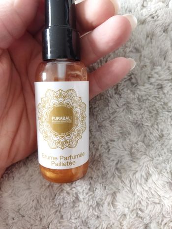 Brume parfumée pailletée