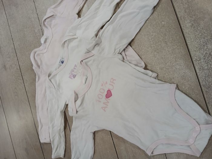 Lot de 3 bodies manches longues taille 18 mois