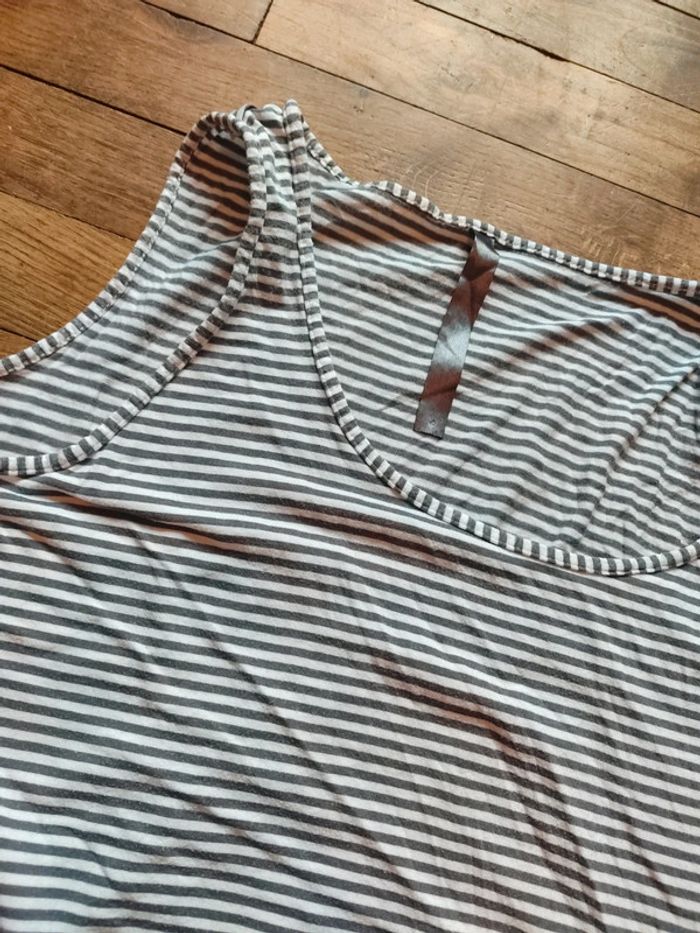 Tee-shirt - photo numéro 2