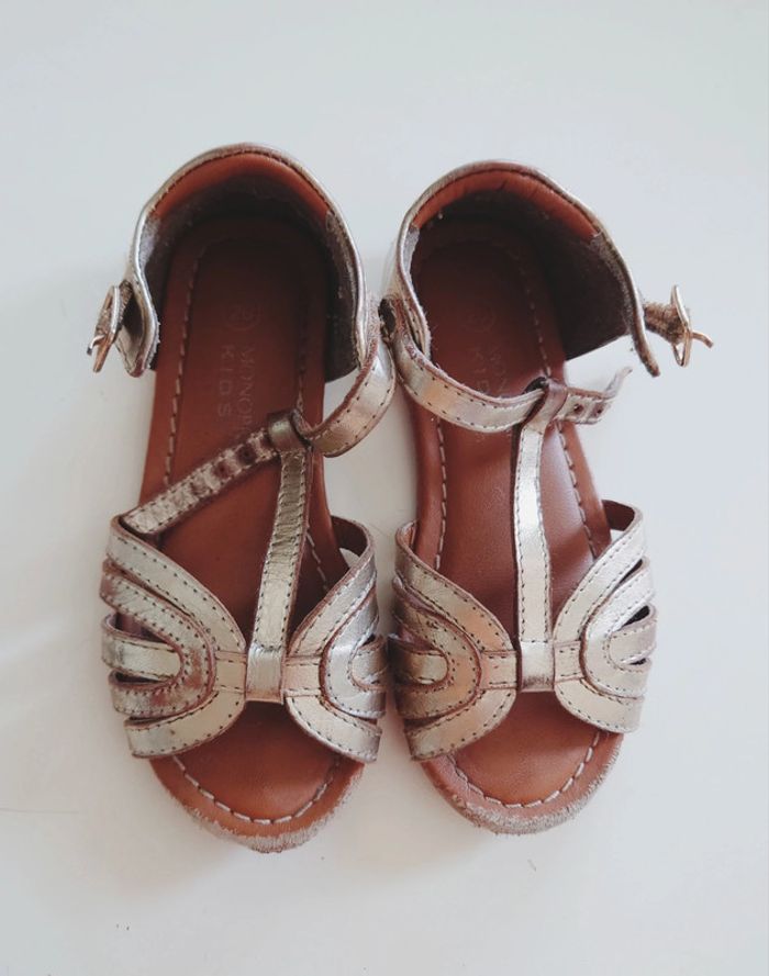 Sandales t26