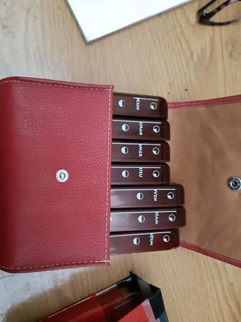 Pochette avec boîte pour médicaments 