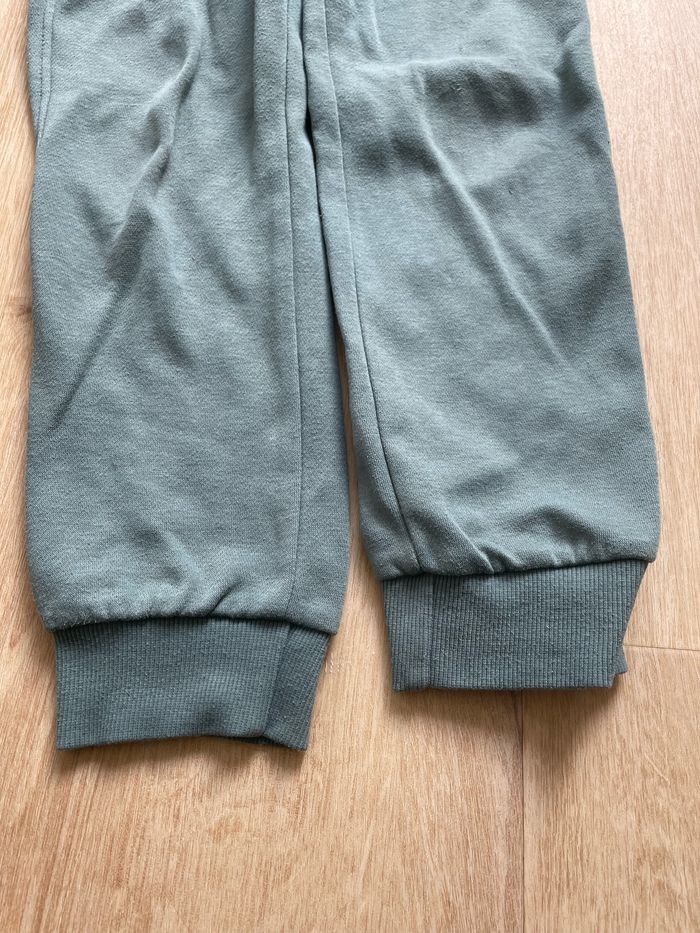 Jogging vert - photo numéro 3