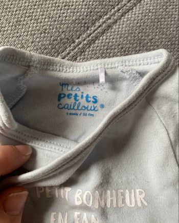 Body 1 mois mes petits cailloux