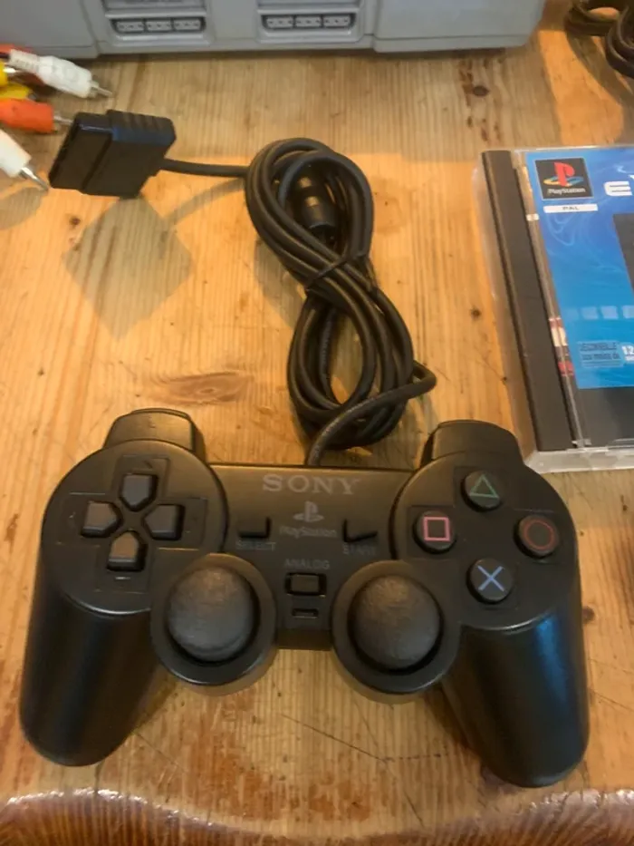 PlayStation 1 scph 1002, 1manette, 1 jeux - photo numéro 2