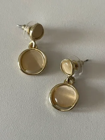 Boucles d’oreille du groupe MaxMara intrend sans logo sans étiquette