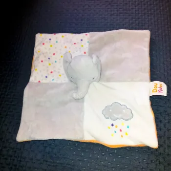 Doudou plat éléphant gris blanc orange nuage Doukidou