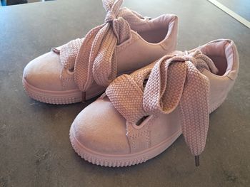 paire de baskets fille pointure 30