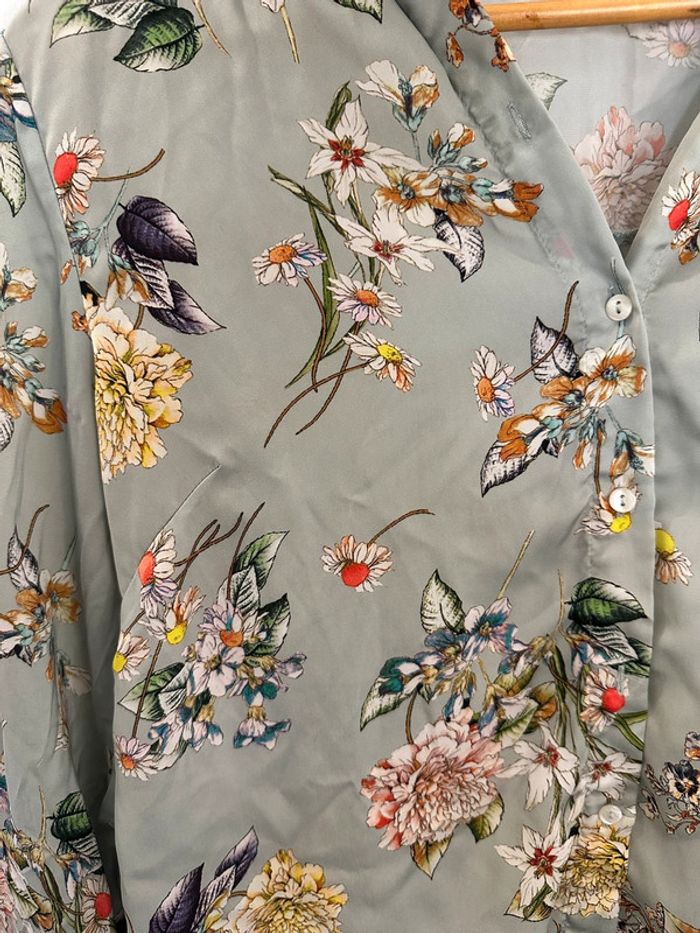 Blouse fleurie édition limitée Kiabi taille M peu porté - photo numéro 6