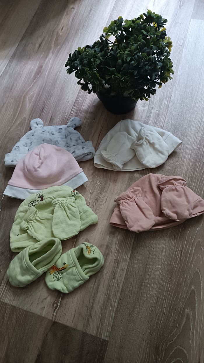 Lot de bonnet de naissance