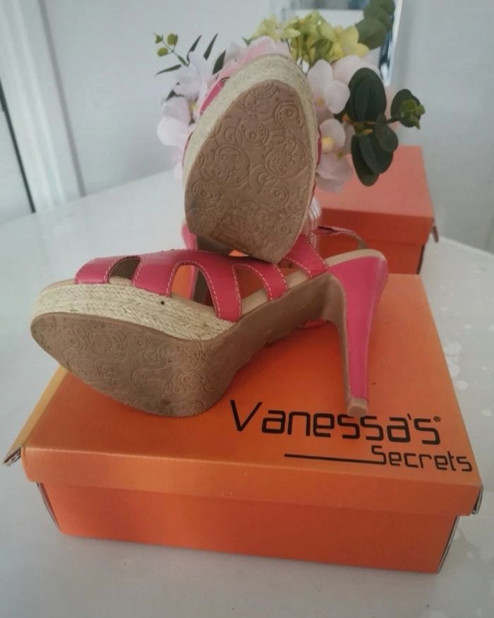 🩷🤍Jolie Paires De Sandales Les Secrets De Vanessa 🩷🤍 - photo numéro 6