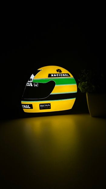 Lampe Décoration Casque Ayrton Senna – Idée Cadeau F1 / LED USB