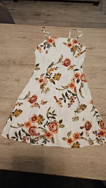 Robe courte, évasée, légère, à bretelles, blanche avec fleurs, MNG Casual, XS, nicrl