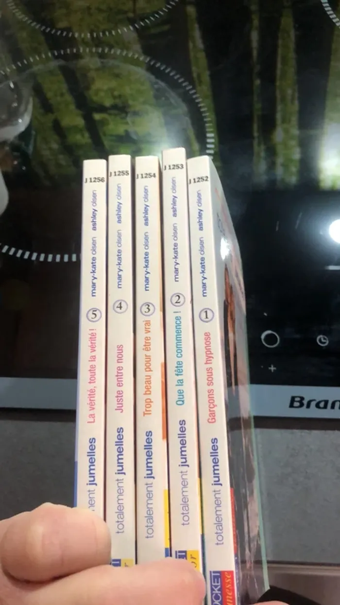 Livres totalement jumelles tome 1 a 5 - photo numéro 3