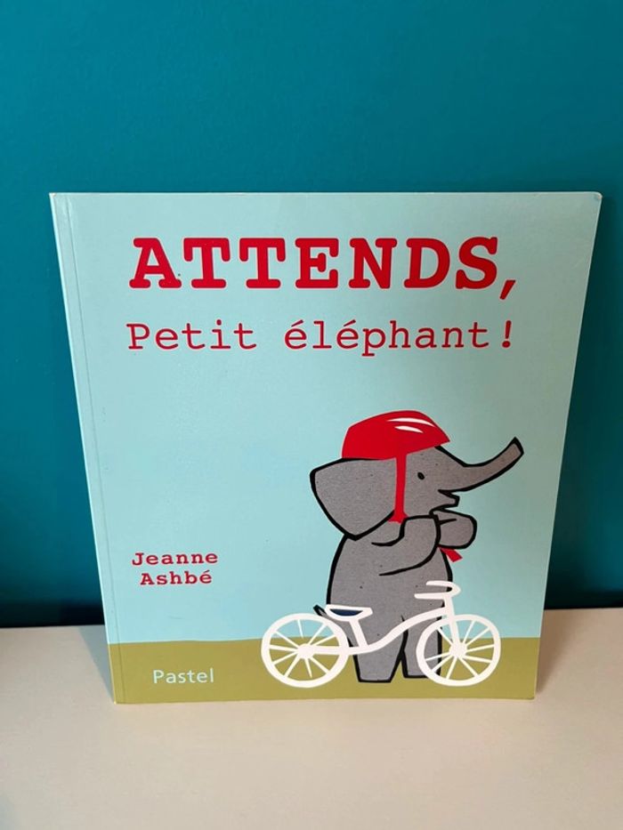Livre école des loisirs attends petit éléphant