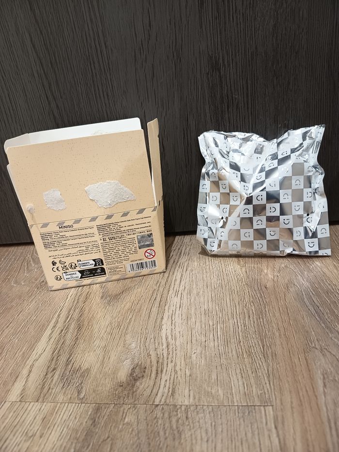 Figurine carte postale Disney Miniso - photo numéro 3