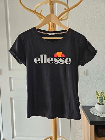 Tee-shirt noir taille xs Ellesse