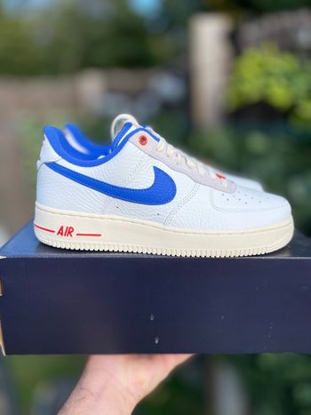 Nike Air Force 1 07 LX Command Red Blue T 40,5
