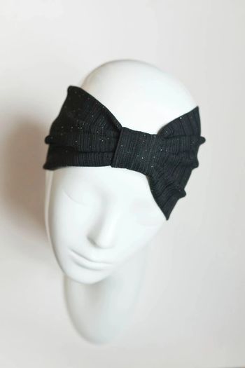 Bandeau fin noir à pellettes