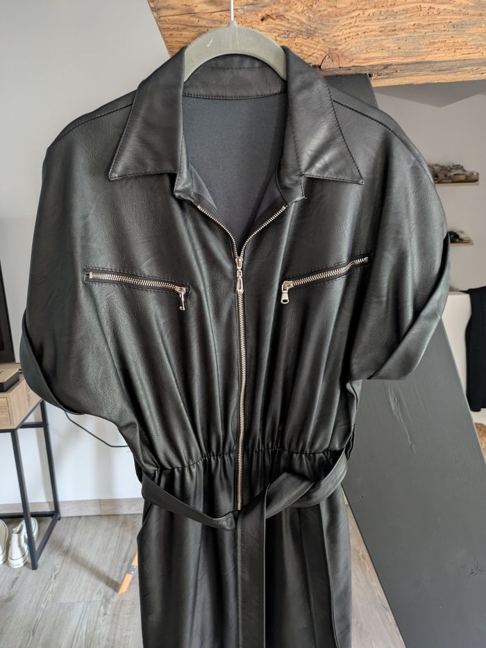 Combinaison simili cuir noiry - photo numéro 2