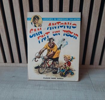 BD ancienne Rare "San-Antonio fait un tour"
Édition 1973