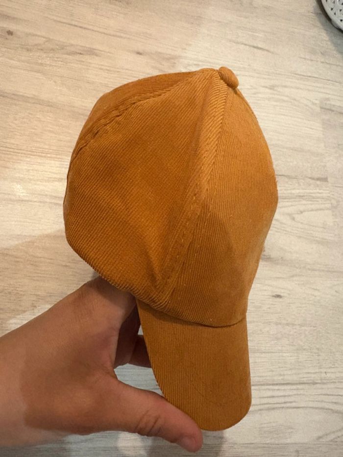 Casquette en velour marron camel - photo numéro 3