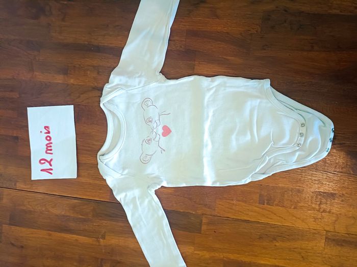 Lot bodies et pyjamas Disney - photo numéro 3