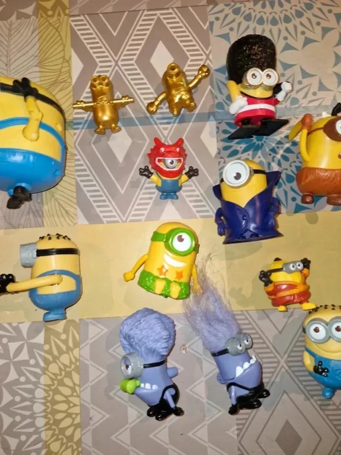 Lot de 13 figurines minions - photo numéro 4