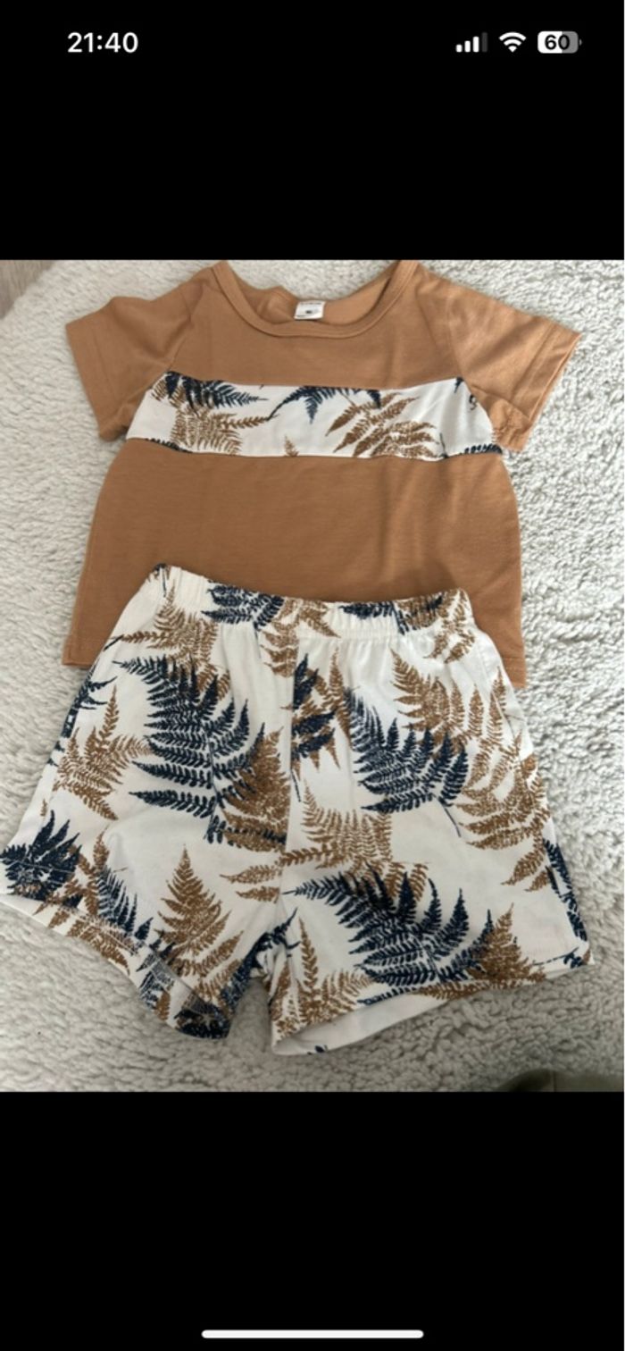 Vend jolie ensemble enfant - photo numéro 1