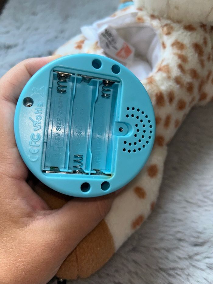 Doudou / veilleuse Sophie la girafe - Très bon état - photo numéro 4