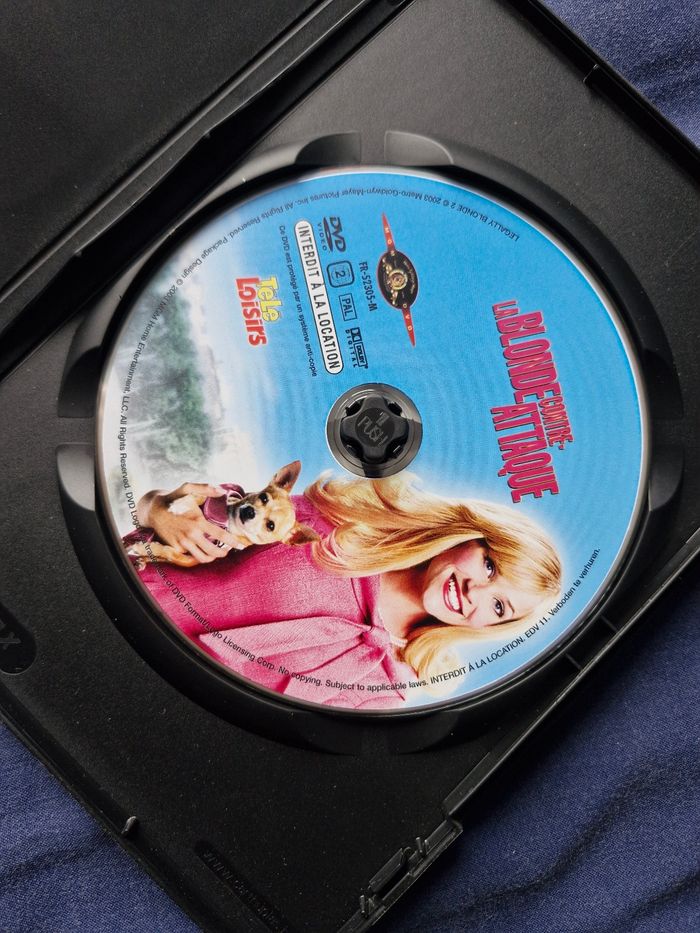 La blonde contre attaque en DVD - photo numéro 3