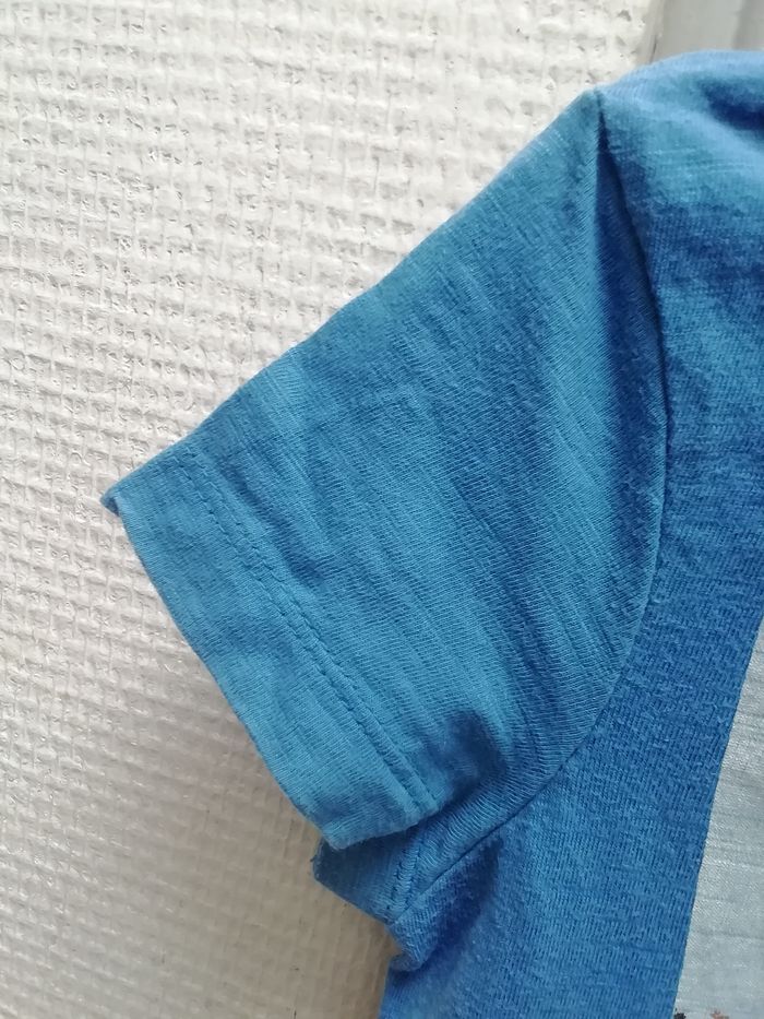 Vends t-shirt garçon été bleu avec motif sur le devant - photo numéro 4