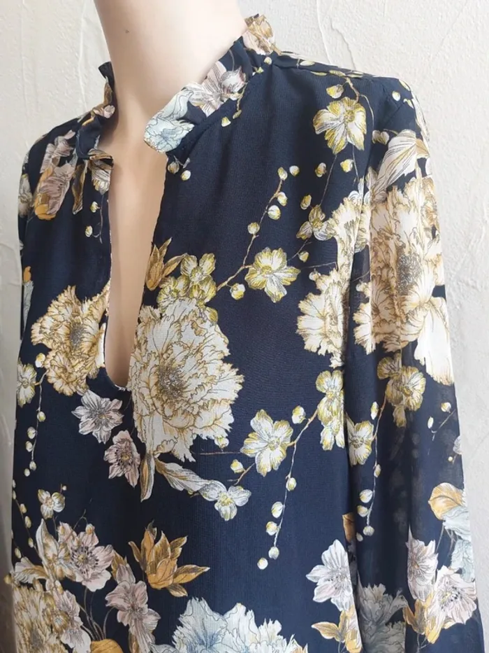 Robe fleurie Taille 38 - photo numéro 3