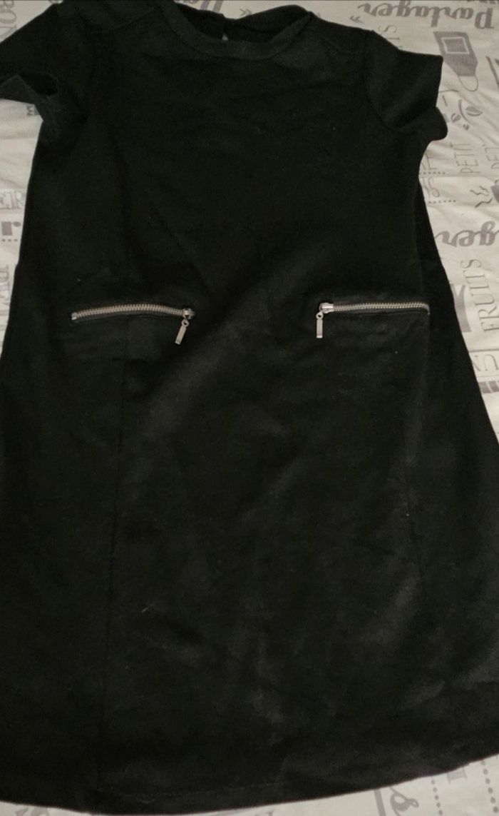 Vend lot de 4 joggings, 1 robe, 1 veste, 2 jean, 1 pantalon  en stresh  filles 12ans - photo numéro 3