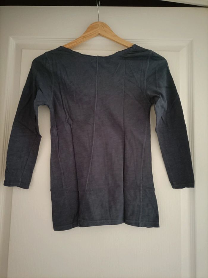 T-shirt avec noeuds - photo numéro 4