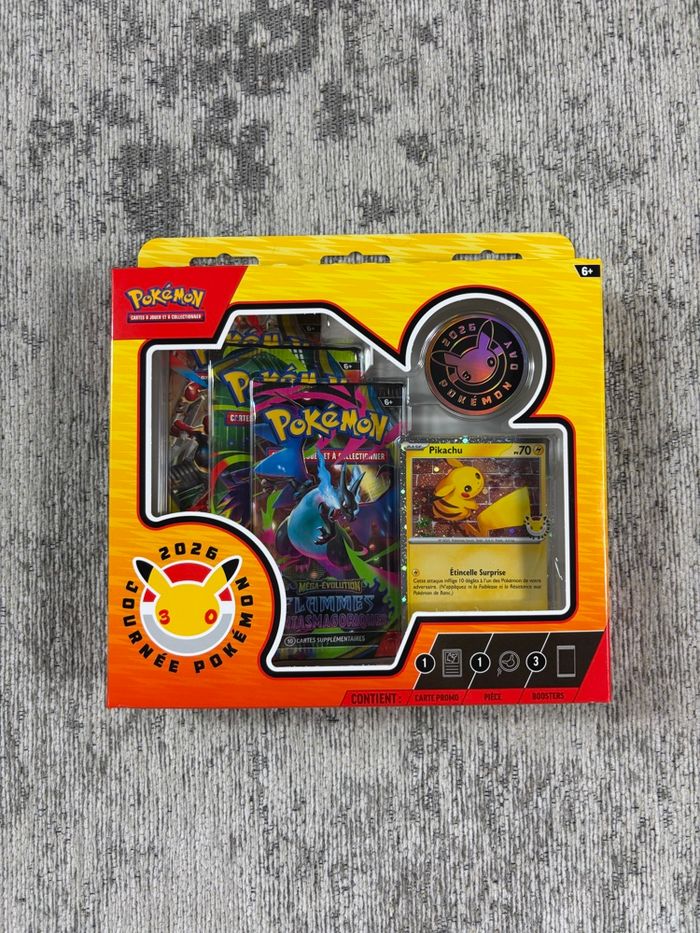 Pokémon Lot x2 Coffrets Collection Journée Pokémon 2026 Pikachu - photo numéro 2