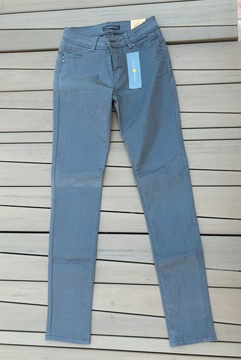 Pantalon neuf taille 34