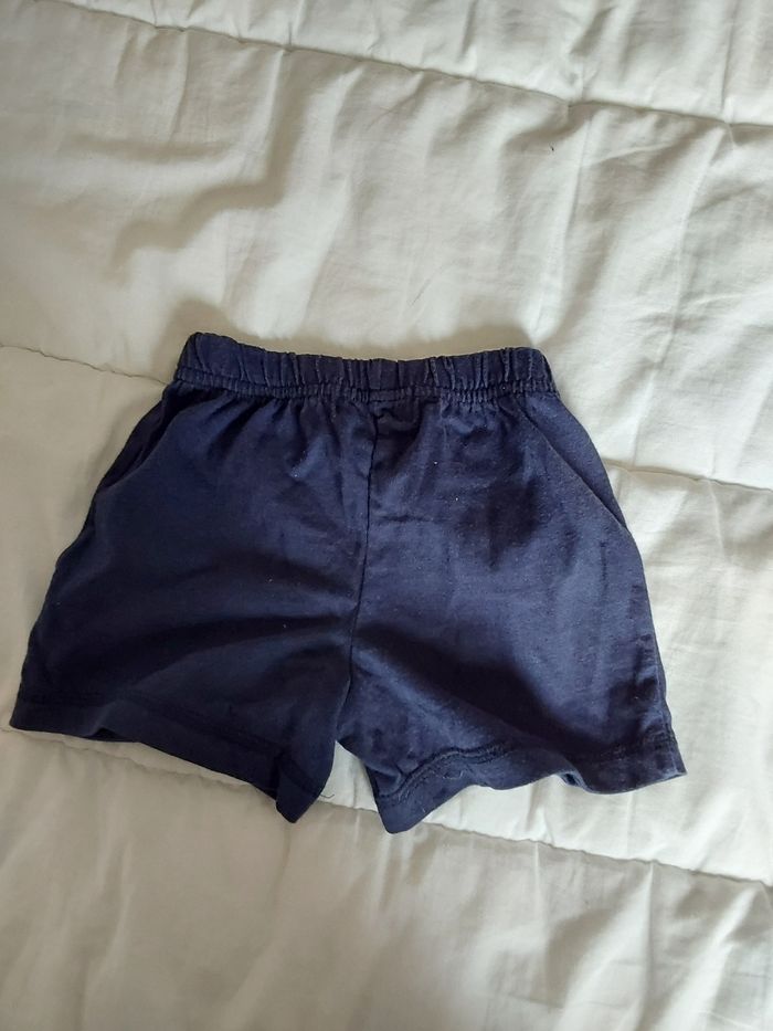 Short bébé garçon taille 6mois - photo numéro 2